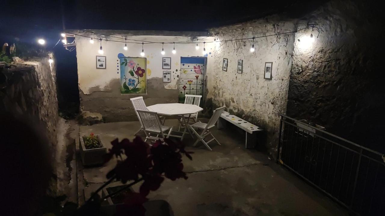 Dika Apartment Bar Exterior foto